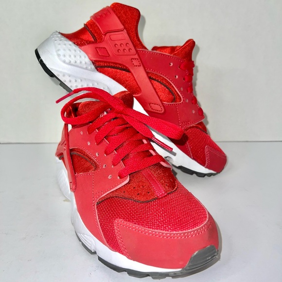 Nike Air Huarache Tennis Shoes - Picture 10 of 13